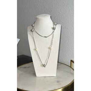 Avon vintage necklace metal beads faux pearls silver tone chain EUC 17.5” marked
